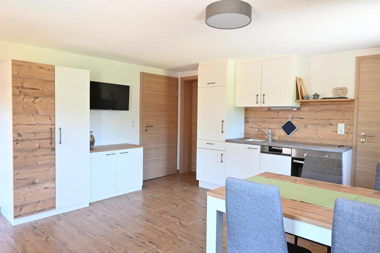 Apartamento Biohof Auinger, Der Tiererlebnishof Aurach am Hongar Exterior foto