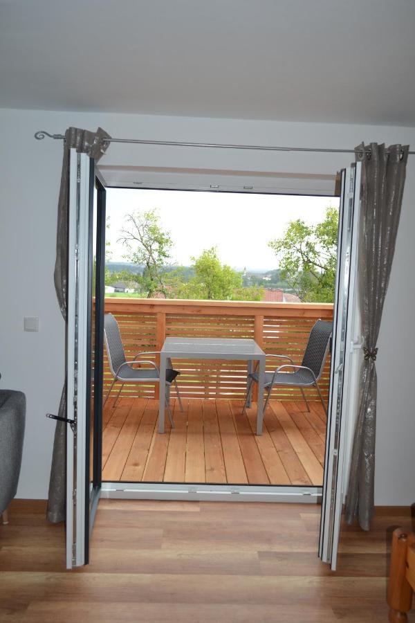 Apartamento Biohof Auinger, Der Tiererlebnishof Aurach am Hongar Exterior foto